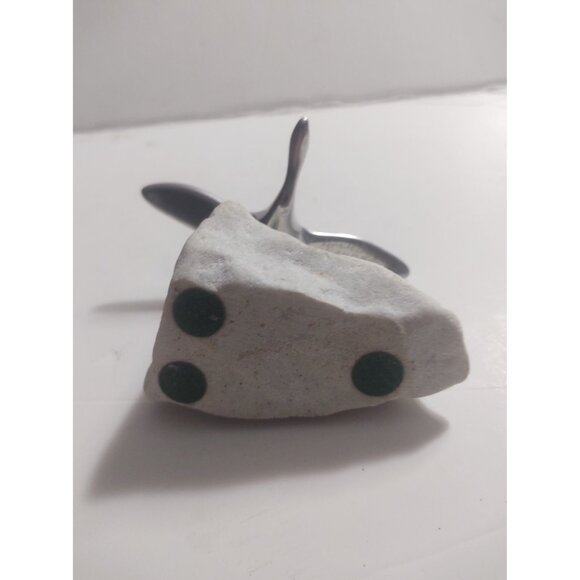 Hoselton Vintage Goose Sculpture Made in Canada Hand Crafted  3.5" x 4" x 2 1/2" - Picture 9 of 9